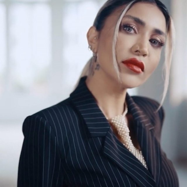 Bera Azra & Muhabbet “Müstehak” – Söz Müzik